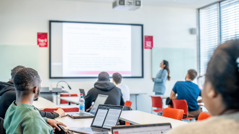 Một tiết học tại trường NTU